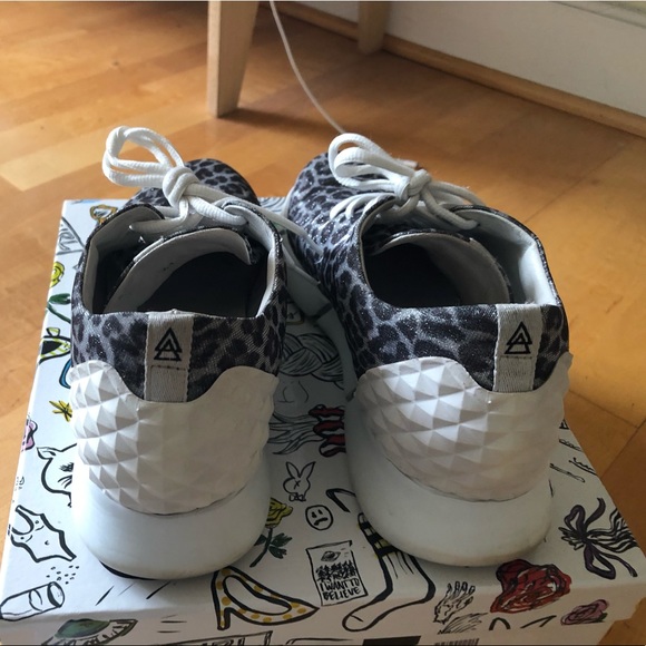 ❗️SOLD❗️Elena Iachi Sneakers - Picture 5 of 5